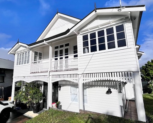Painting Process Unveiled: Transforming a Queenslander Home